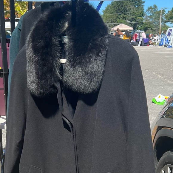 Black Full Length Coat with fur collar - Picture 1 of 5